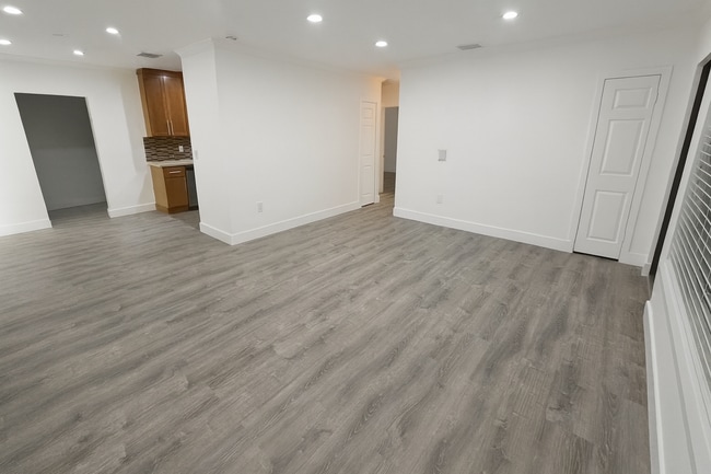 Foto del edificio - 425 NE 109th St