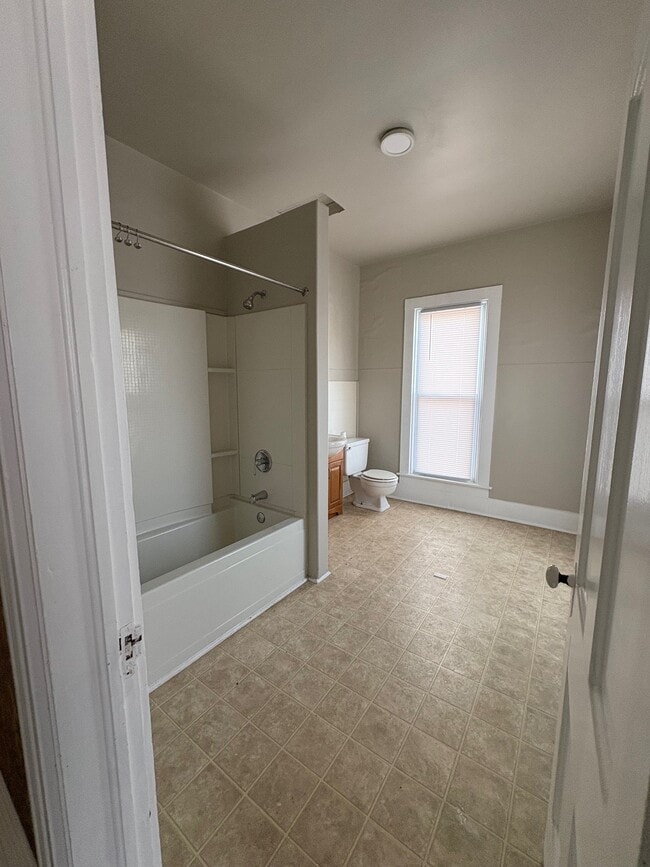 Building Photo - 229 N Washington St