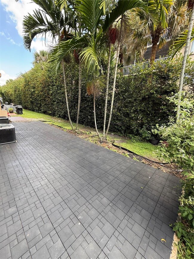 Building Photo - 6854 NW 173rd Dr