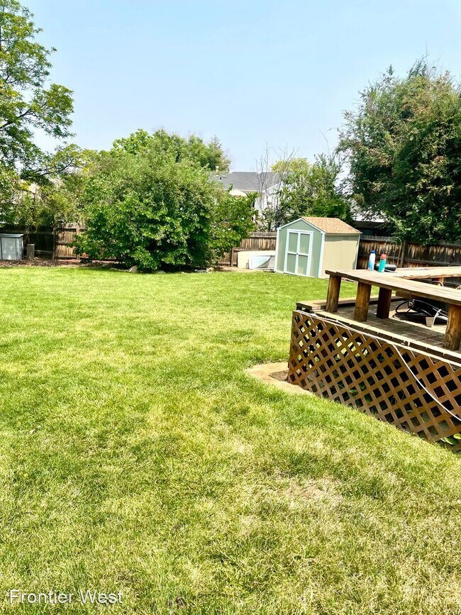 Building Photo - 3 br, 1.5 bath House - 8099 W 93rd Way