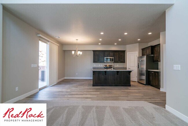 Foto del edificio - 3 Bedroom Hurricane Townhome With Scenic Views