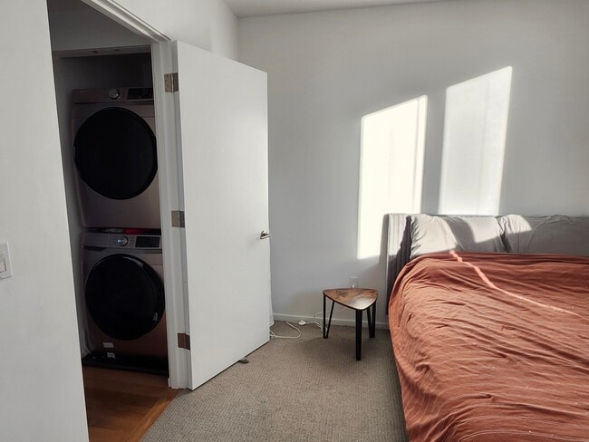 Building Photo - 2427 Binnen Ln