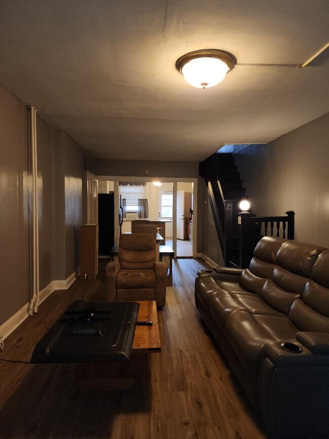 Foto del edificio - 3111 McElderry St