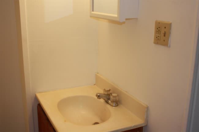Building Photo - 2510 Evans Ave