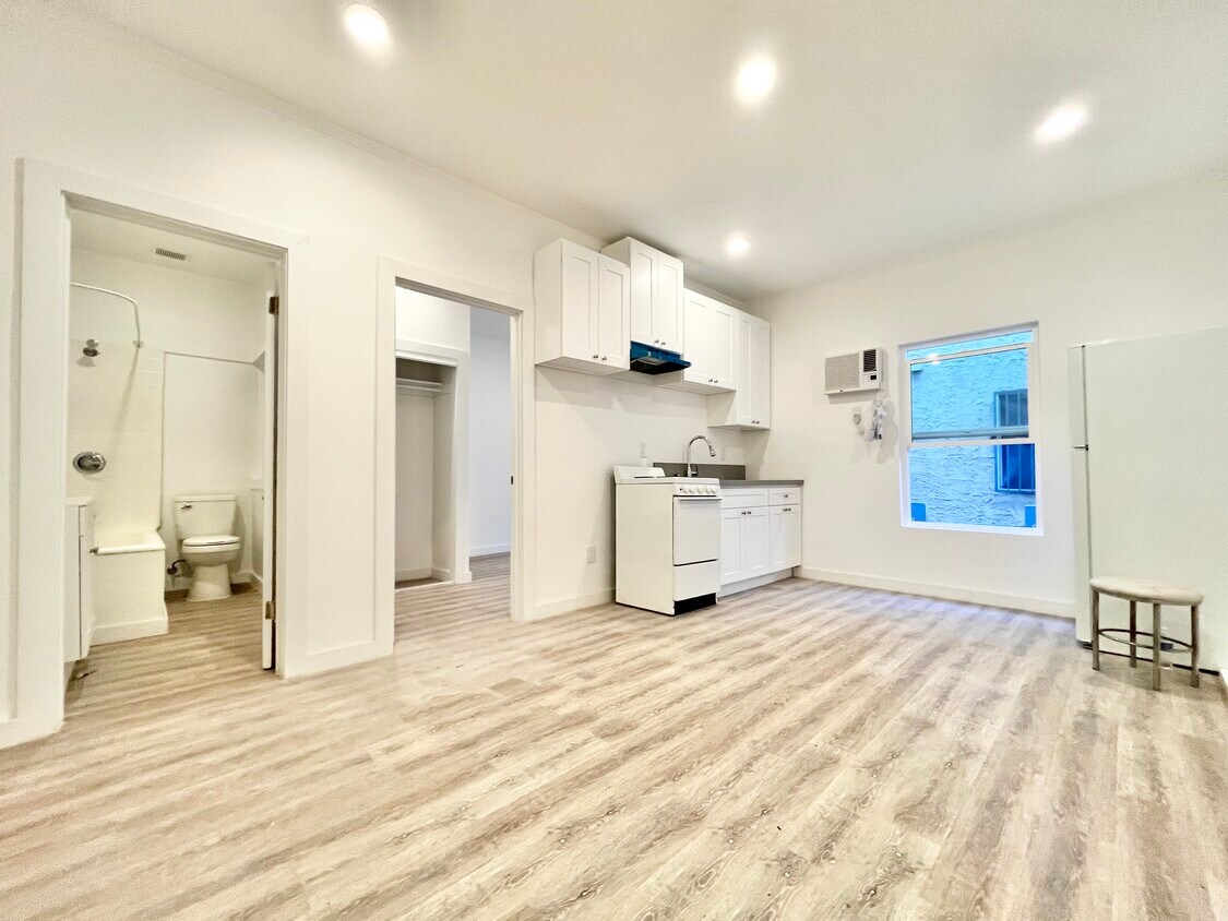 Foto principal - 1411 S Burlington Ave