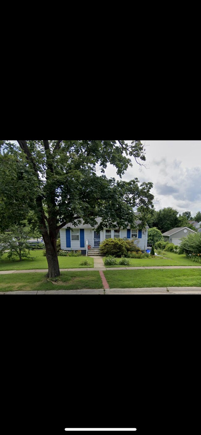 Córner house - 6400 Lone Oak Dr