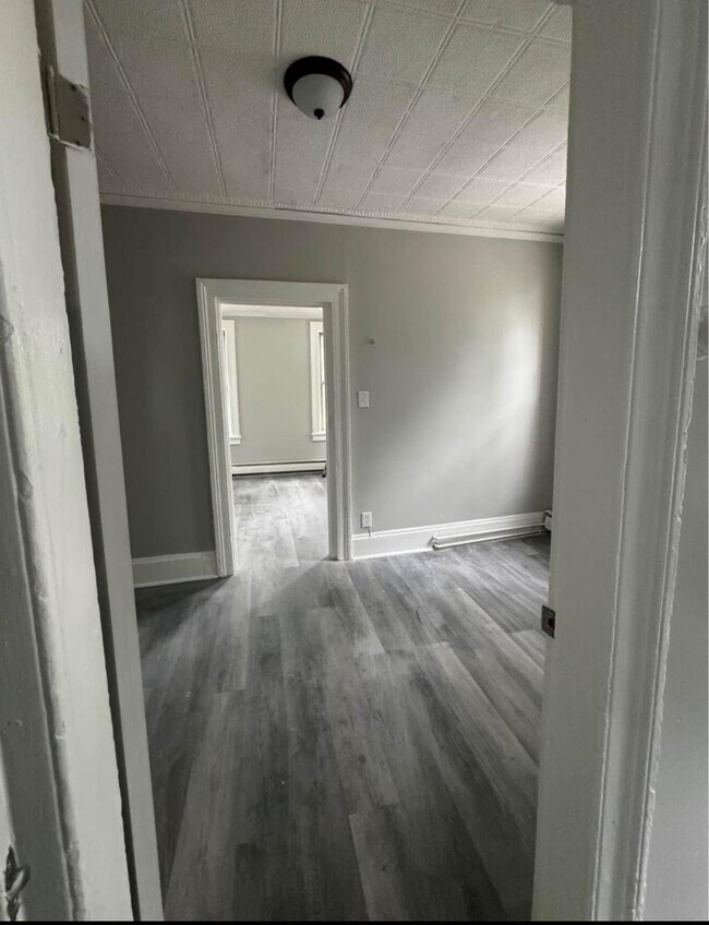 Building Photo - 48 Rose Ave