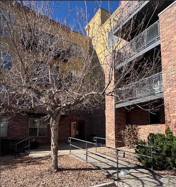 Foto del edificio - 9059 E Panorama Cir