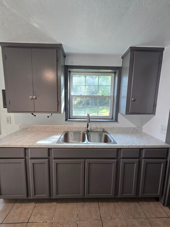 Building Photo - 1517 Mallard Dr