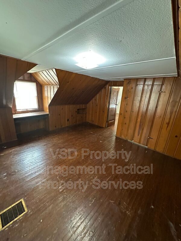 Foto del edificio - 906 E 232nd St