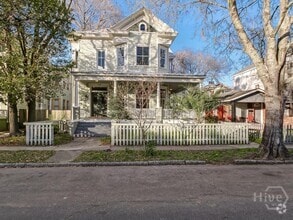 Building Photo - 208 W 35th St