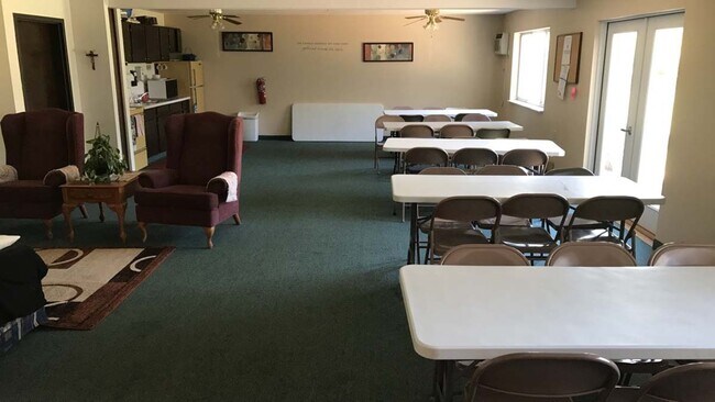 Sala comunitaria - 306 S East St