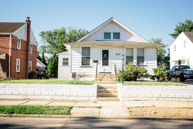 Building Photo - 1612 Sycamore St