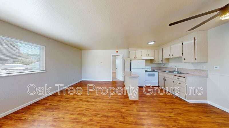Primary Photo - 1200 D St