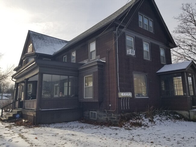 Foto del edificio - 661 Park Pl