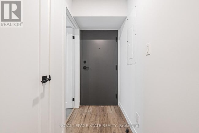 Building Photo - 555 Sanatorium Rd