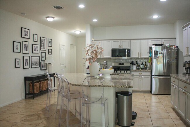 Foto del edificio - 2209 Bettylou Ln
