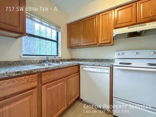 Foto del edificio - 717 SW 68th Terrace