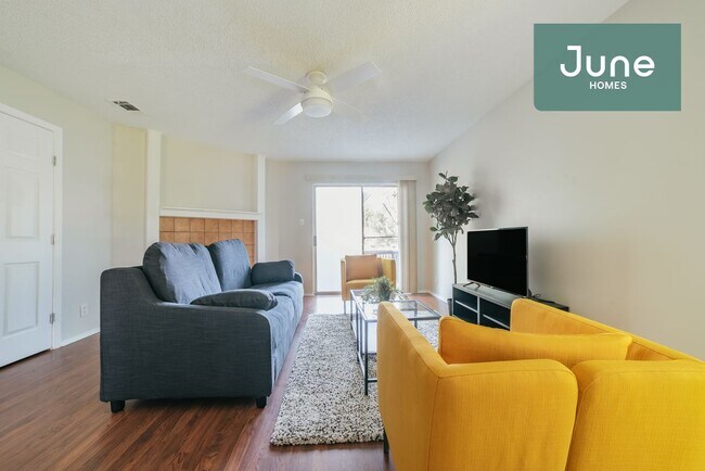 Building Photo - ROOM ONLY in 3-bed/2.5-bath Home