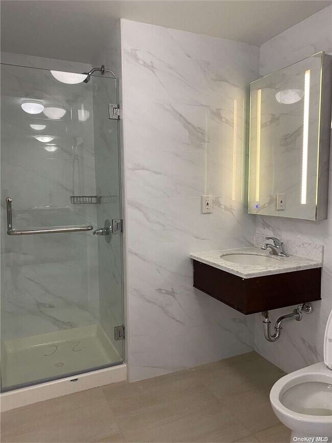 Foto del edificio - 13646-136-41 41st Ave