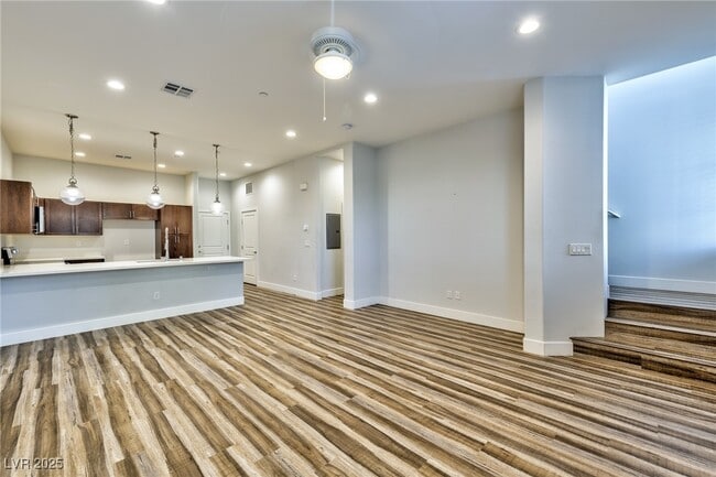 Building Photo - 6434 Spring Jog St