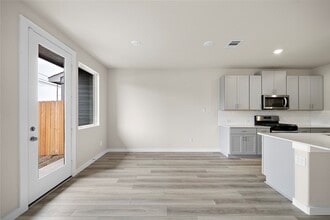 Building Photo - 9912 Storehouse Dr