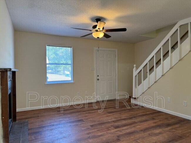 Foto del edificio - 1511 Rustic Dr