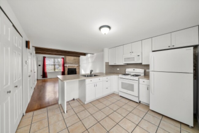 Foto del edificio - 430 Normandie Ln