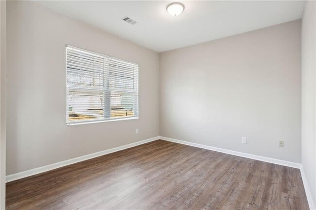 Building Photo - 4645 Bluffton Ct