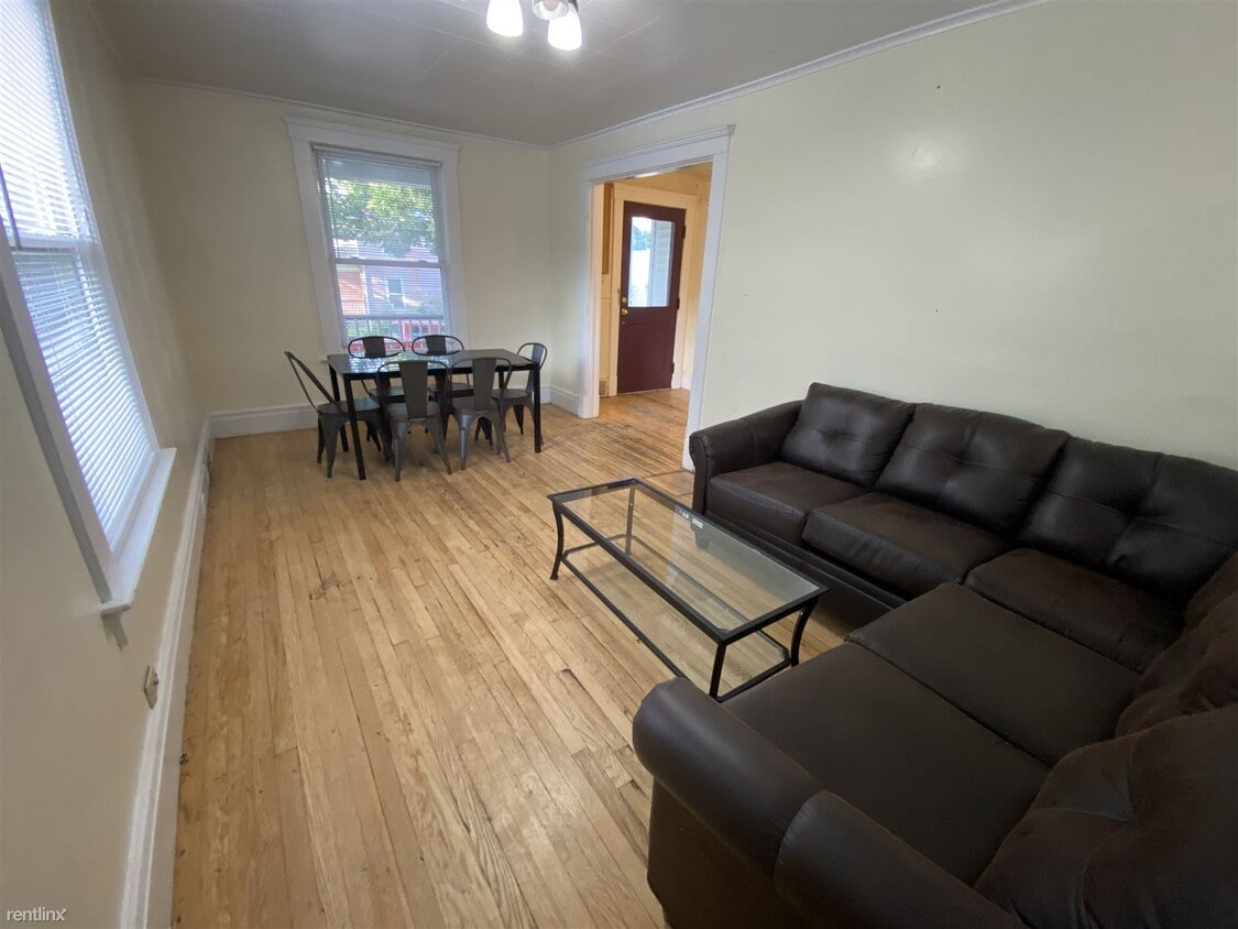 7 br, 3 bath House 1361 Wilmot Ct House Rental in Ann Arbor, MI