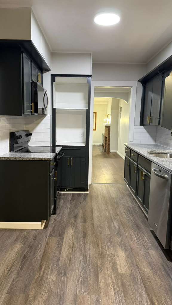 Foto del edificio - 13901 Tyler Ave