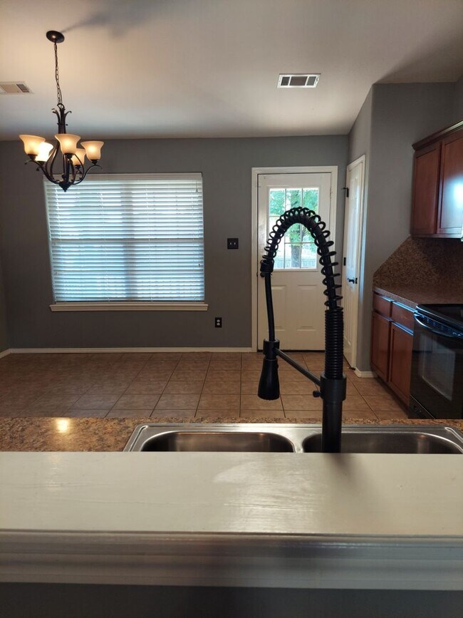 Foto del edificio - Beautiful 3 bed 2 bath home in Van Buren!!...