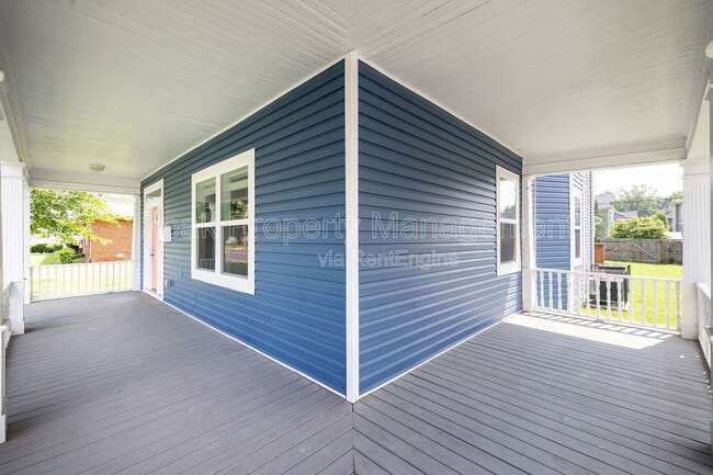 Building Photo - 2615 North Ave