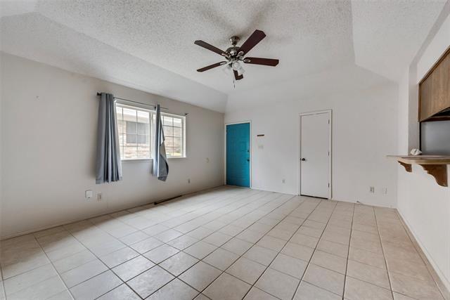 Building Photo - 411 S Las Vegas Trail