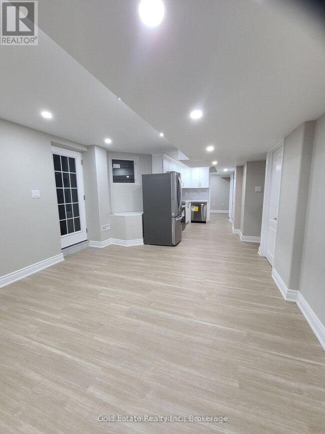 Building Photo - 162 Valleyway Dr