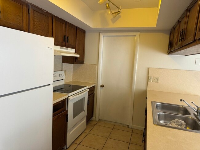 Foto del edificio - 1131 Goldenrod Rd