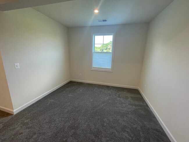 Building Photo - 1078 Delphi Ln