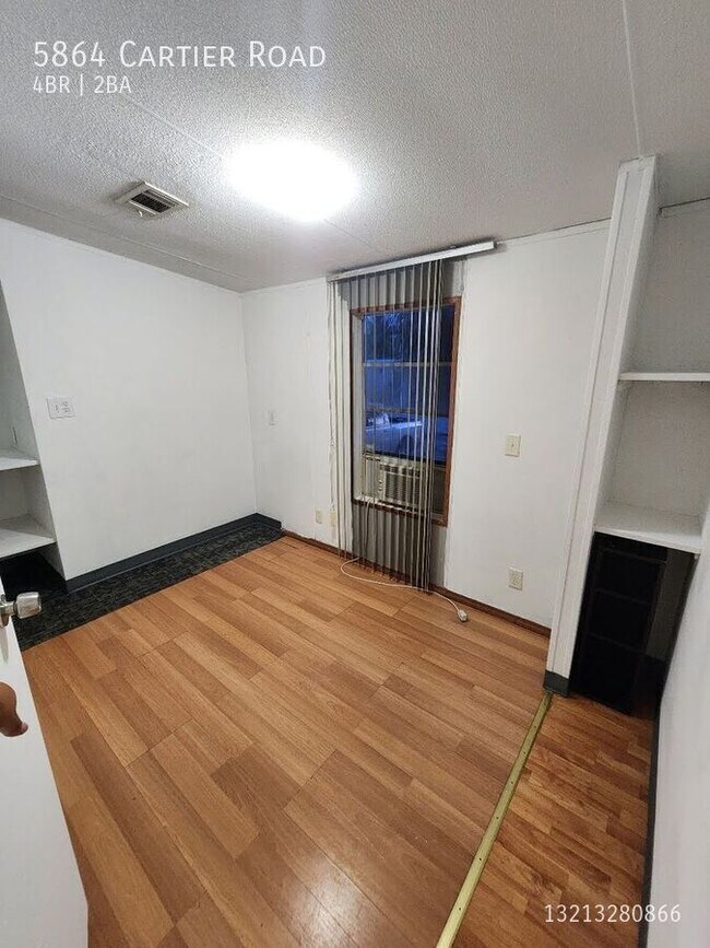 Foto del edificio - 5864 Cartier Rd