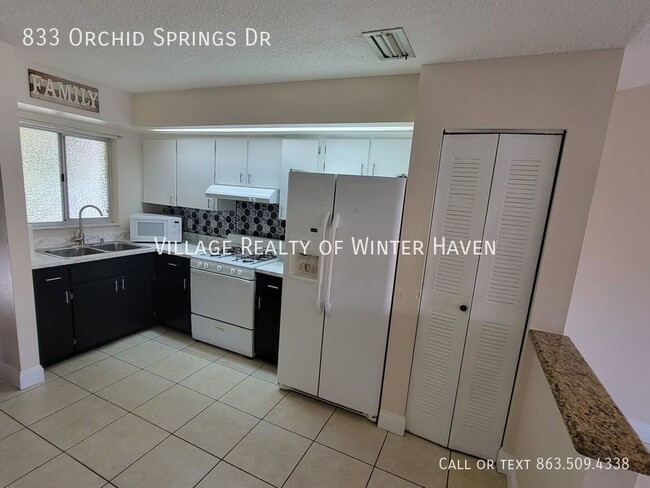 Building Photo - 2 Bedroom Apartment Located in Orchid Springs