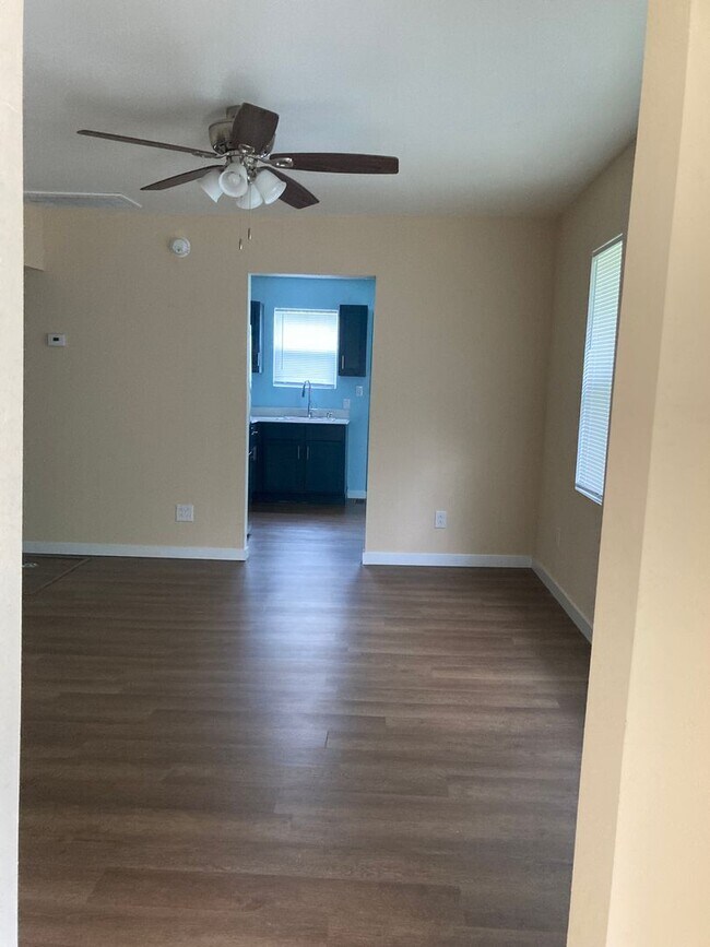 Foto del edificio - Newly remodeled 3 bedroom on the north sid...