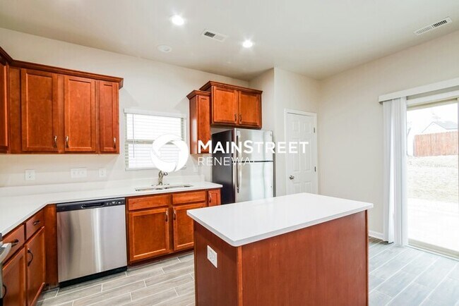Building Photo - 4 Bedroom Pet-Friendly Home in Raleigh, NC with Main Street Renewal