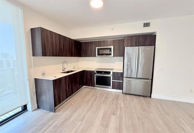 Photo - 2960 NE 207th St cu-710 Apartment