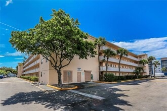 Building Photo - 505 E Dania Beach Blvd