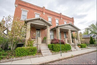 Building Photo - 310-314-314 E Columbus St