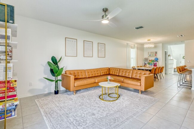 Building Photo - 111 Rain Lily Ave