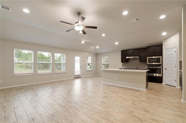 Building Photo - 3704 Stillwood Ln