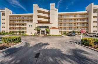 Building Photo - 6081 Bahia Del Mar Cir N