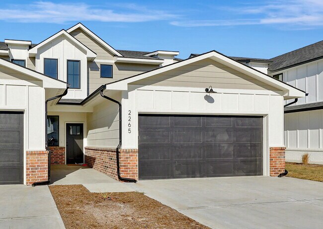 Foto del edificio - 2265 N 159th Ct E