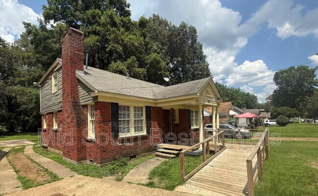 Building Photo - 3284 Carnes Ave