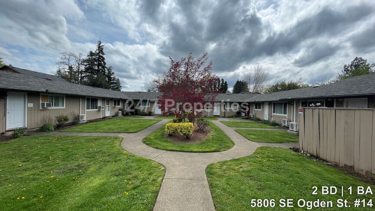 Foto principal - Newly Remodeled 2BD I 1BA with AC! - Near ...